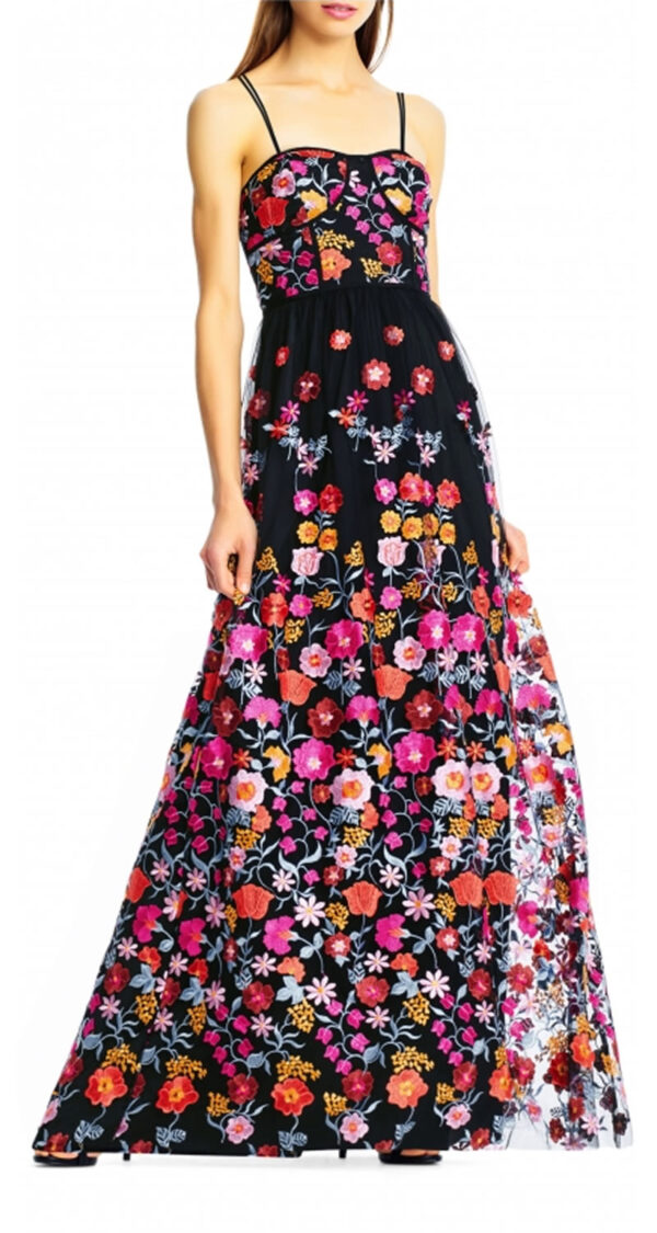 VESTIDO LARGO DE TIRITAS CON BORDADO DE FLORES