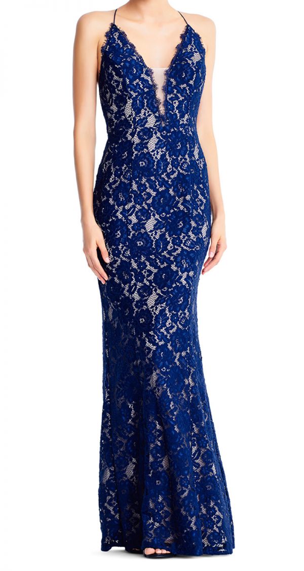VESTIDO DE ENCAJE CON ESCOTE PROFUNDO