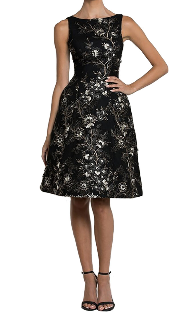 VESTIDO CORTO BORDADO