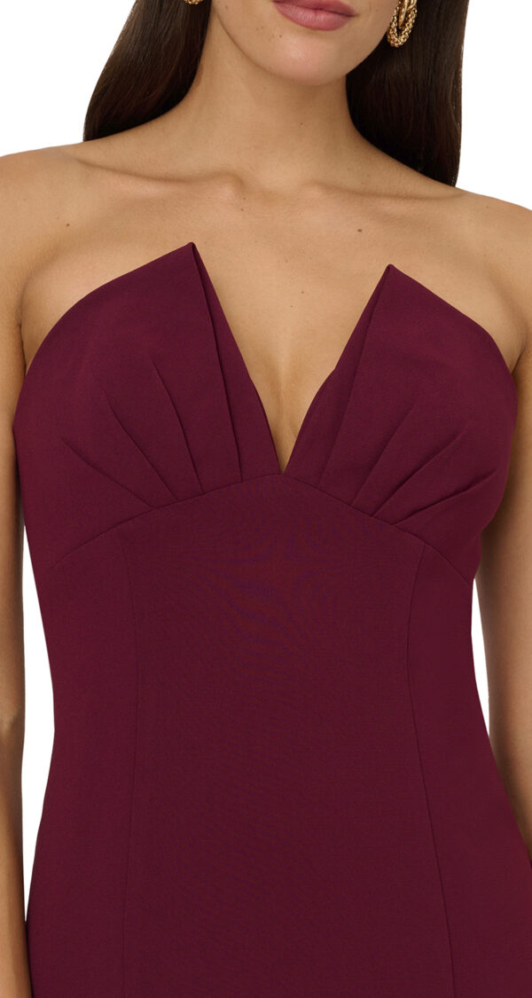 VESTIDO STRAPLESS CON ESCOTE EN V - Image 3