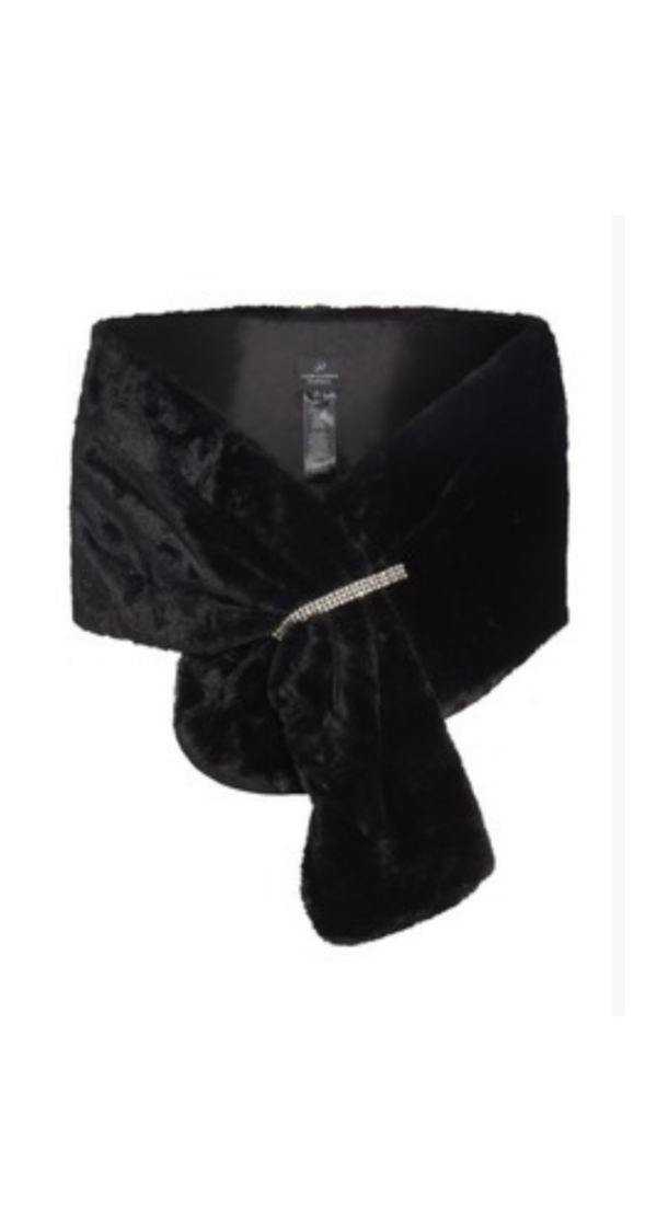 ESTOLA DE PIEL COLOR NEGRO CON BROCHE BRILLANTE