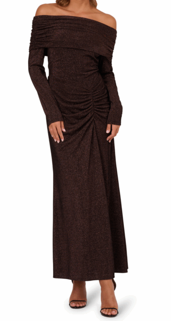 VESTIDO CUELLO DE MANGAS LARGAS BANDEJA EN TELA DE ESCARCHA